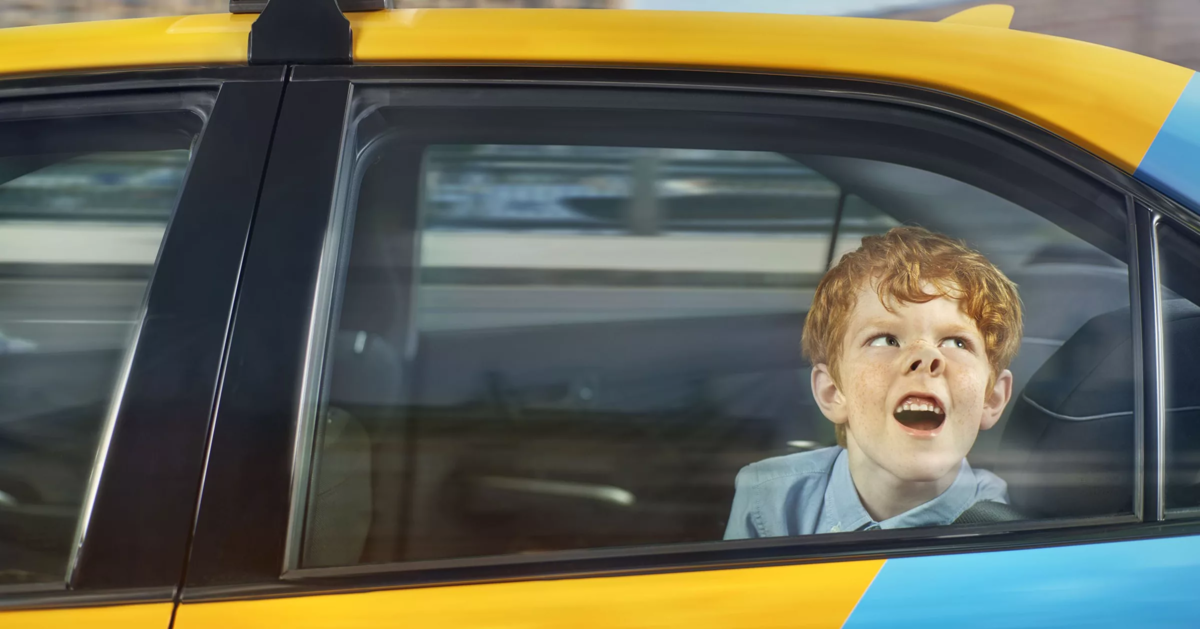 В такси с детьми: в каких случаях водитель может отказать в перевозке