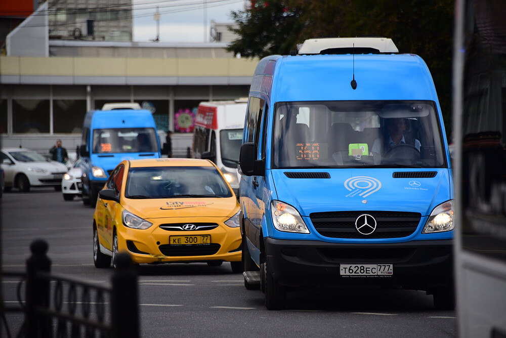 Летом по Крыму: что выбрать — такси или автобус